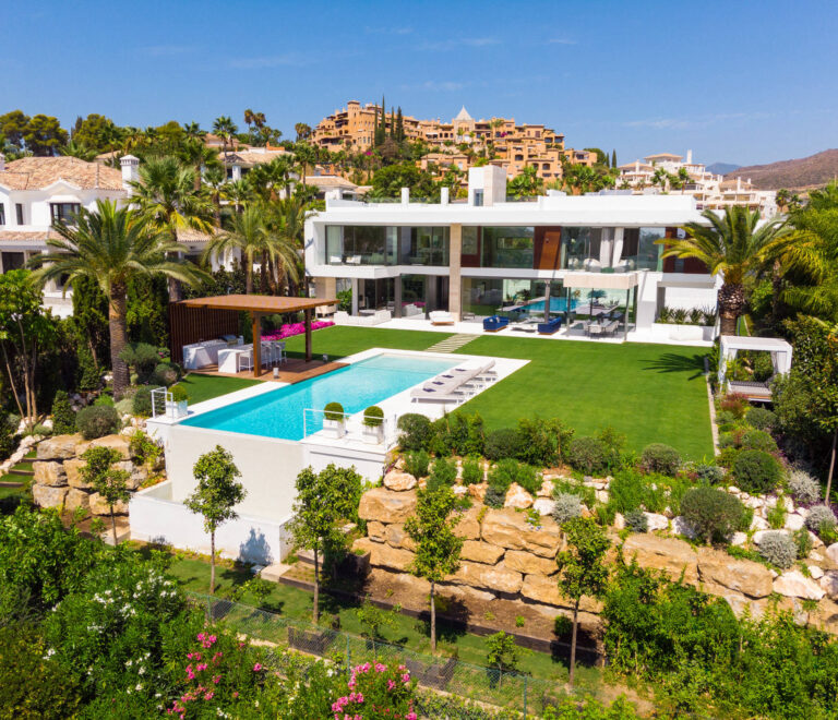 Villa Venere modern sea views villa for holiday rentals in Marbella (29)